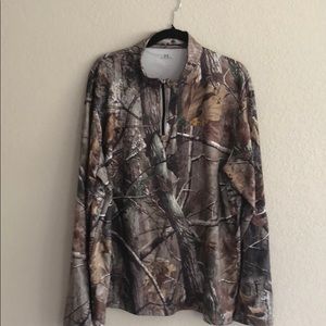 Men’s XL Under Armour camo half-zip pullover.